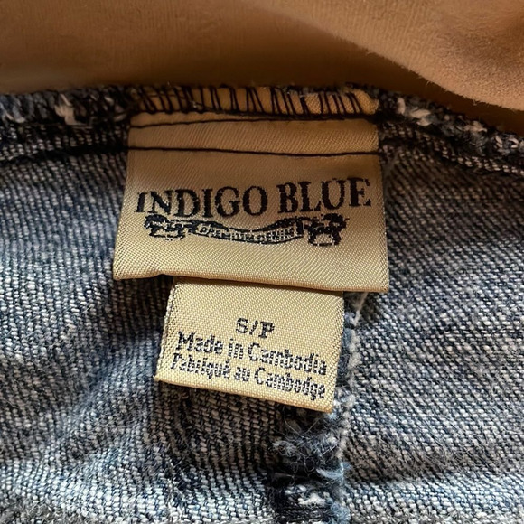 Indigo Blue maternity cropped soft stretch pouch for growing tummy - Picture 2 of 4